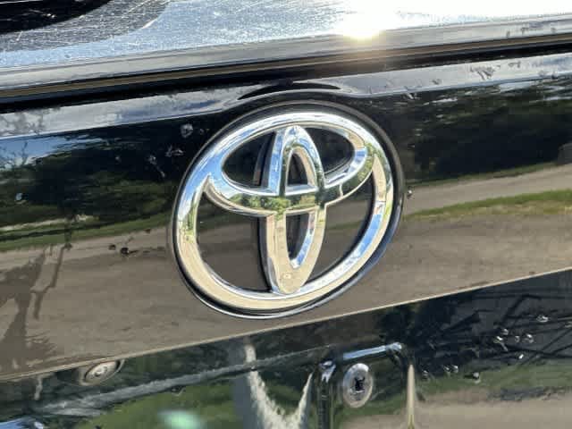 Used 2023 Toyota RAV4 LE AWD/4WD image 16
