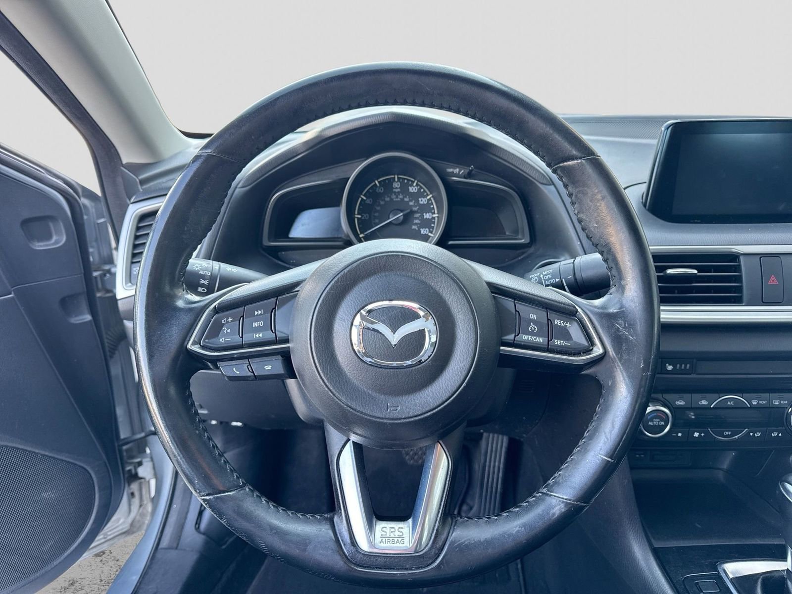 Used 2018 MAZDA MAZDA3 Touring image 36