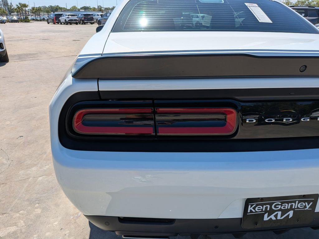 Used 2016 Dodge Challenger R/T Scat Pack RWD image 13