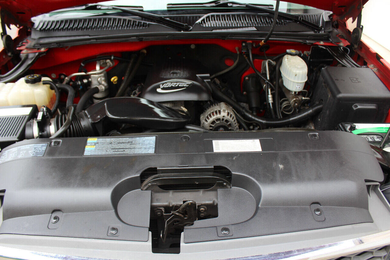 Used 2005 Chevrolet Silverado 3500 4x4 Regular Cab image 26