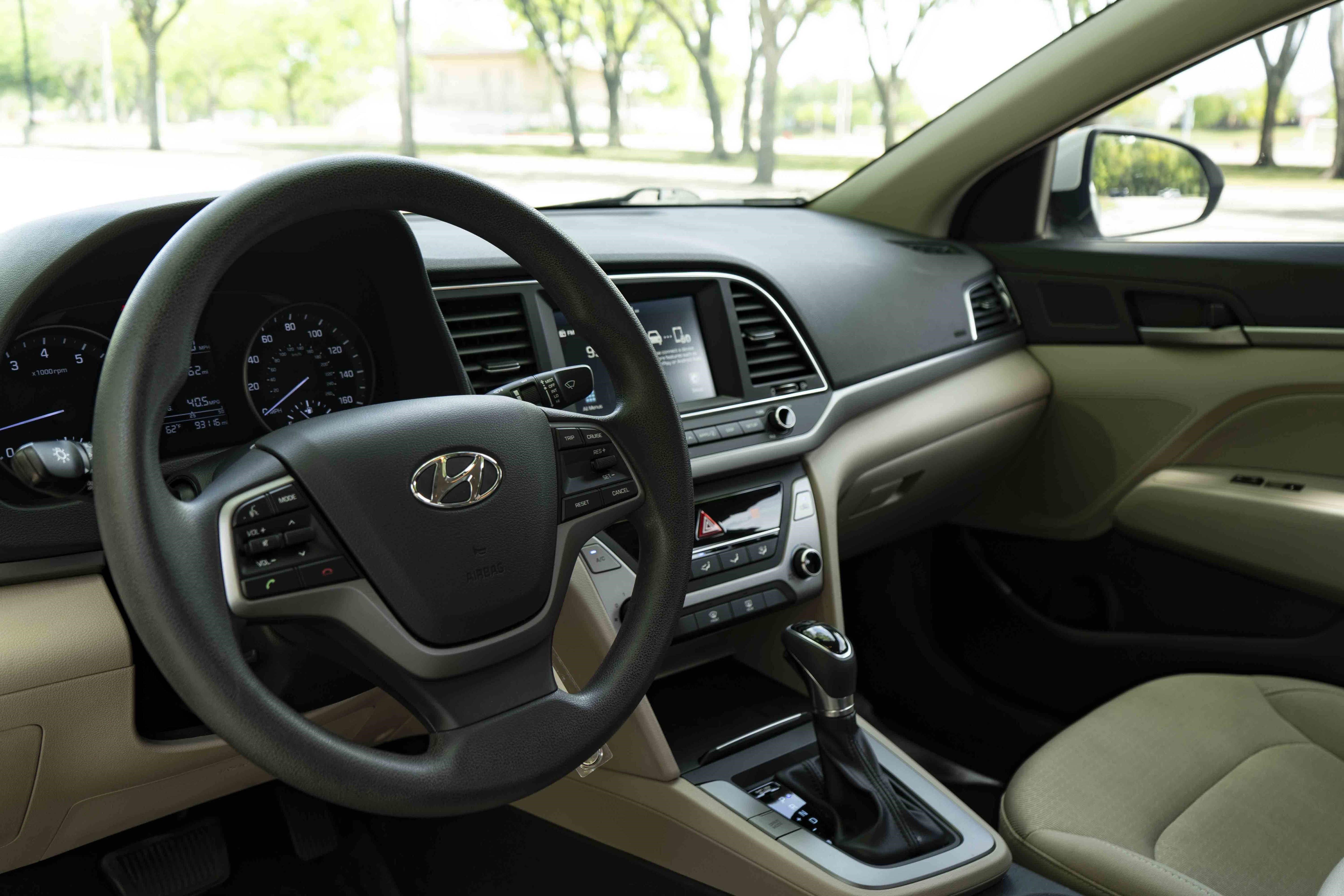 Used 2017 Hyundai Elantra SE image 15