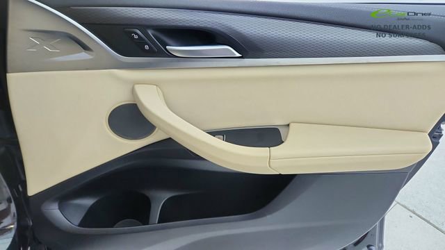 Used 2025 BMW X4 M40i w/ Premium Package image 24