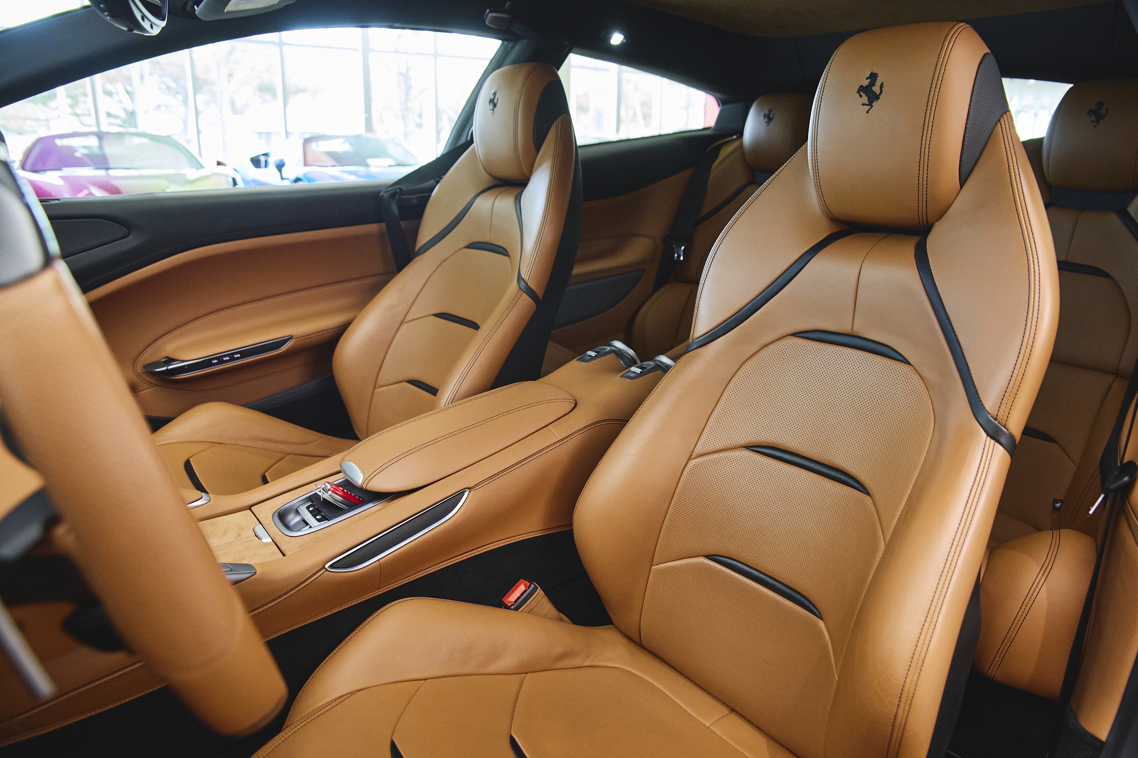 Used 2018 Ferrari GTC4Lusso image 10