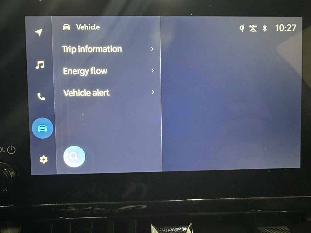 Used 2025 Toyota Corolla Cross XSE image 30