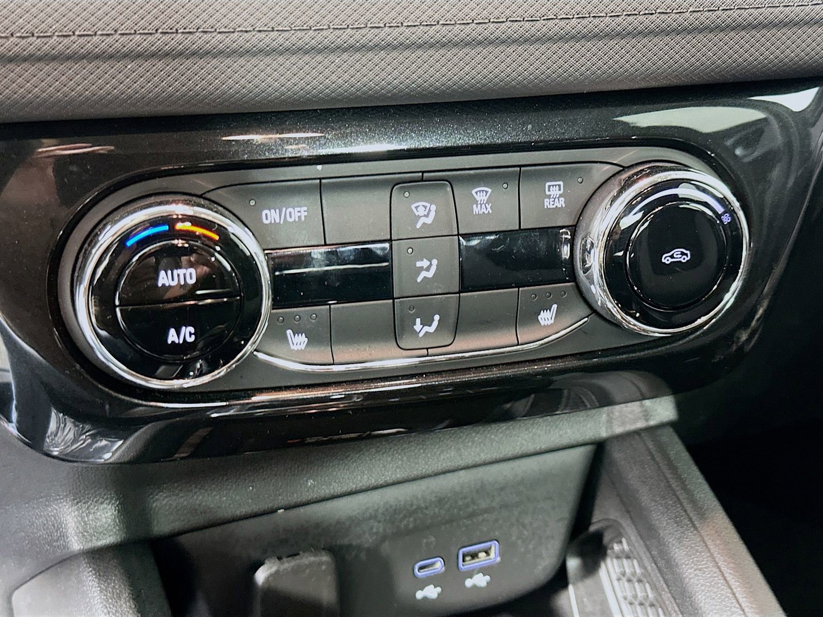 Used 2024 Chevrolet TrailBlazer LT w/ Convenience Package image 19