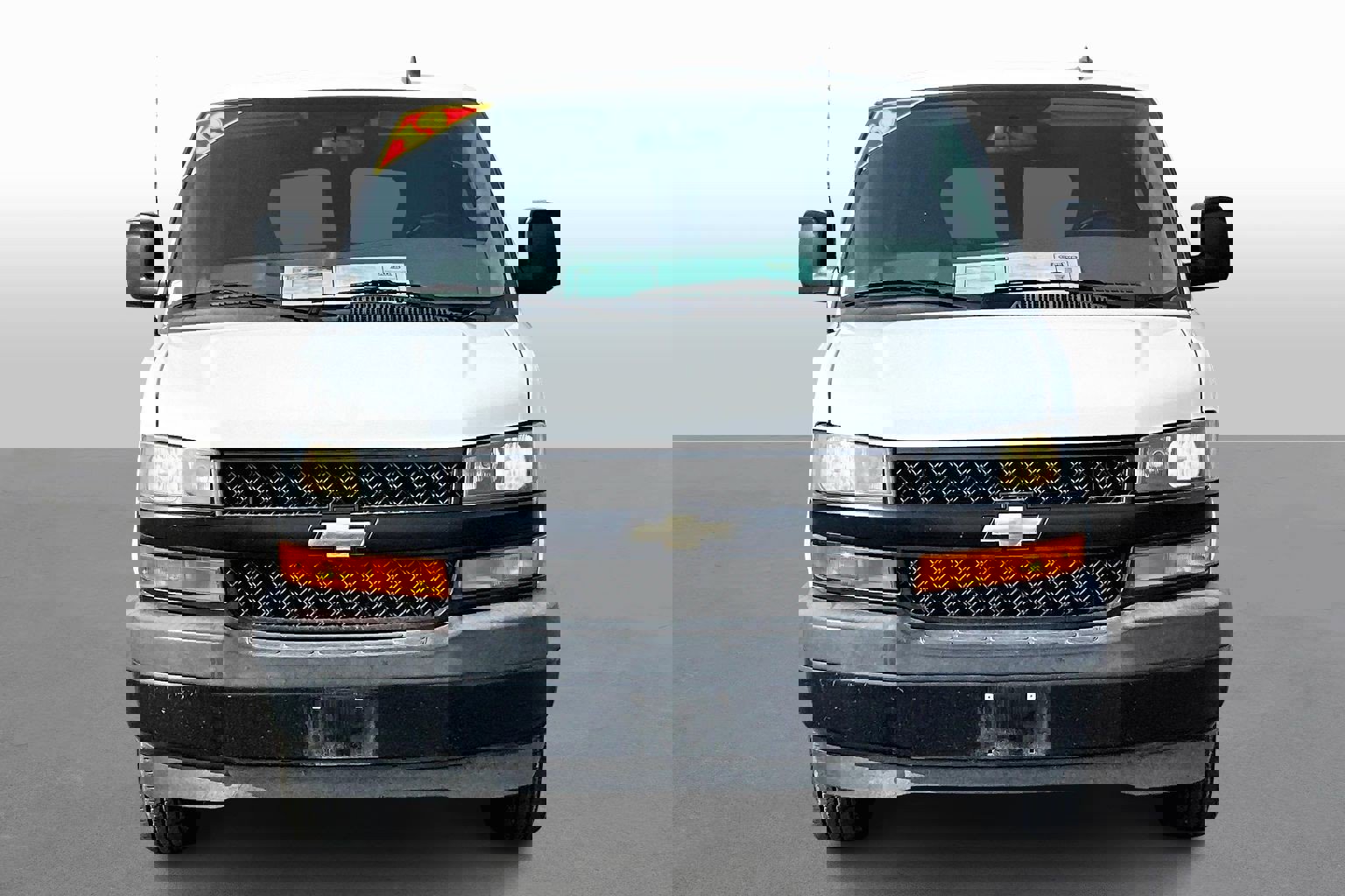 Used 2019 Chevrolet Express 3500 LS image 3