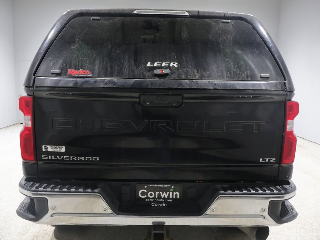 Used 2020 Chevrolet Silverado 3500 LTZ w/ LTZ Premium Package image 3