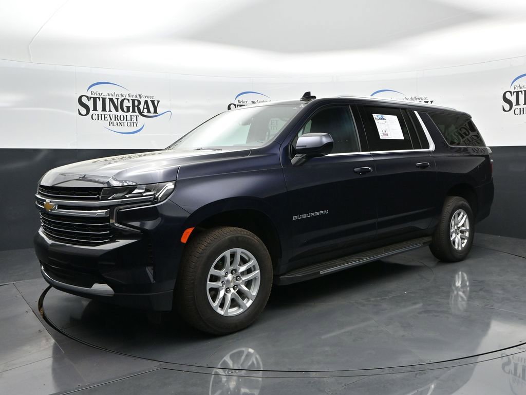 Used 2024 Chevrolet Suburban LT image 3