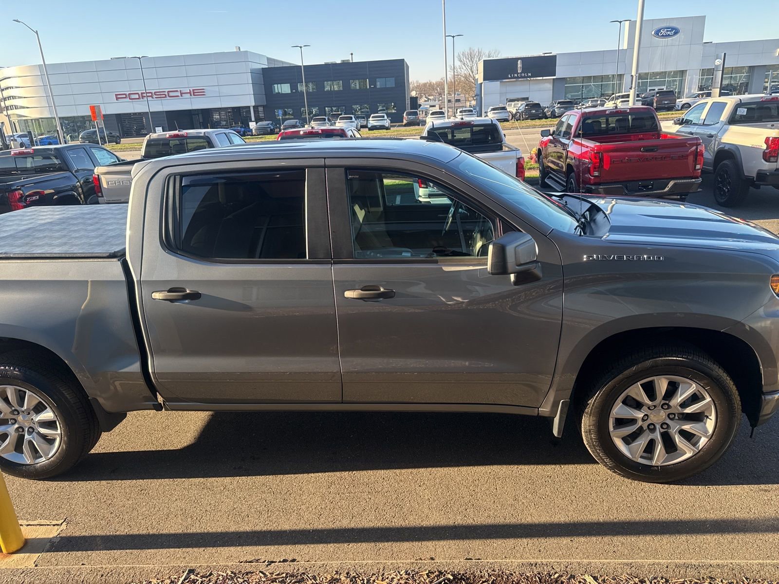 Used 2021 Chevrolet Silverado 1500 Custom image 4