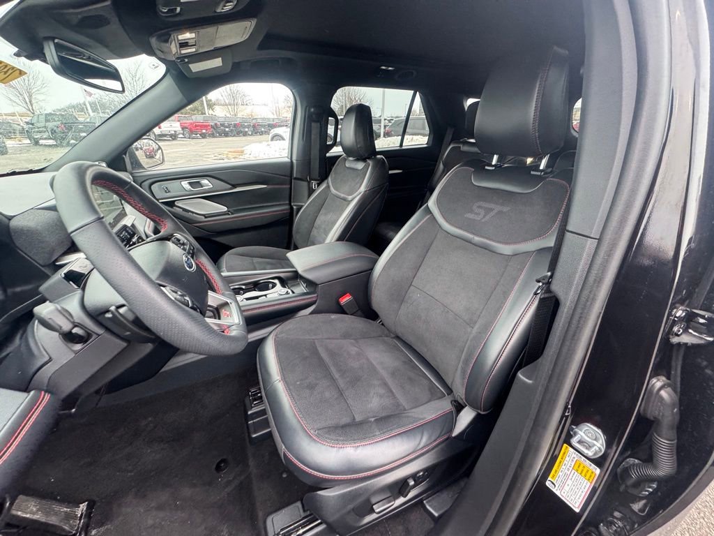 Used 2025 Ford Explorer ST w/ Sun And Sound Package image 11