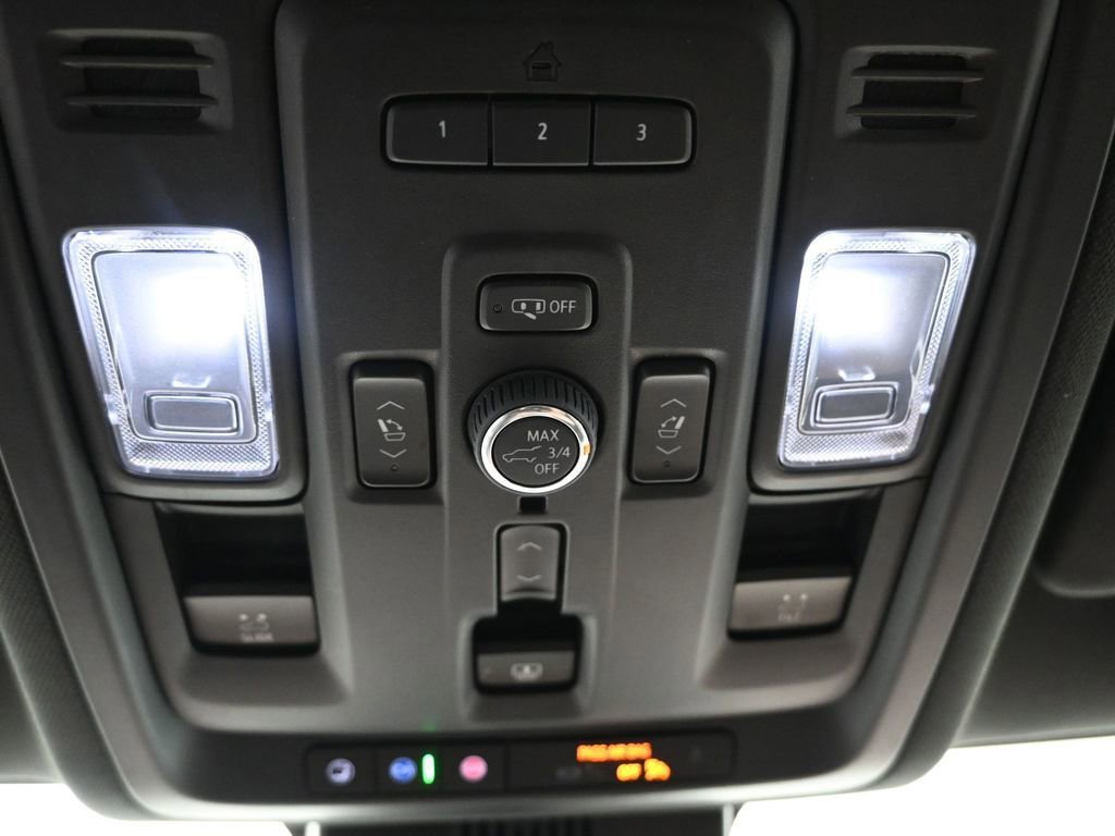 Used 2024 Chevrolet Tahoe High Country image 16