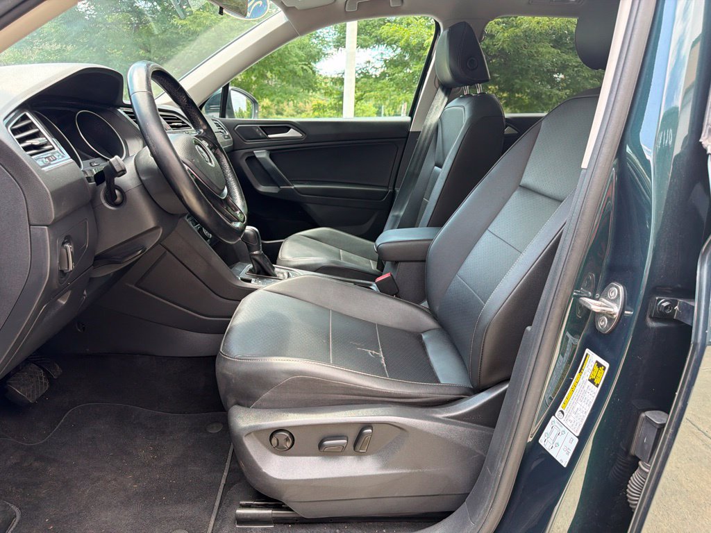 Used 2018 Volkswagen Tiguan SEL AWD/4WD image 22