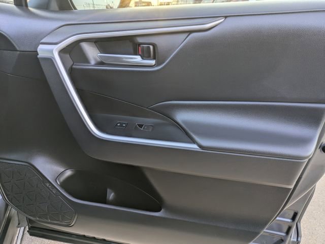 Used 2022 Toyota RAV4 XLE w/ Convenience Package image 33