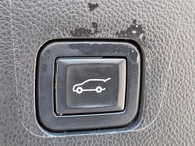 Used 2020 Chevrolet Traverse LT w/ LT Premium Package image 25