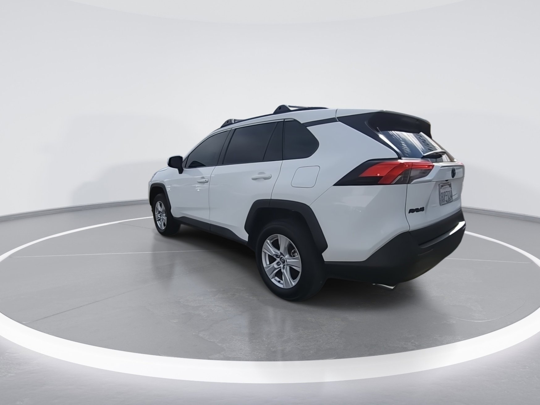 Used 2021 Toyota RAV4 XLE image 6