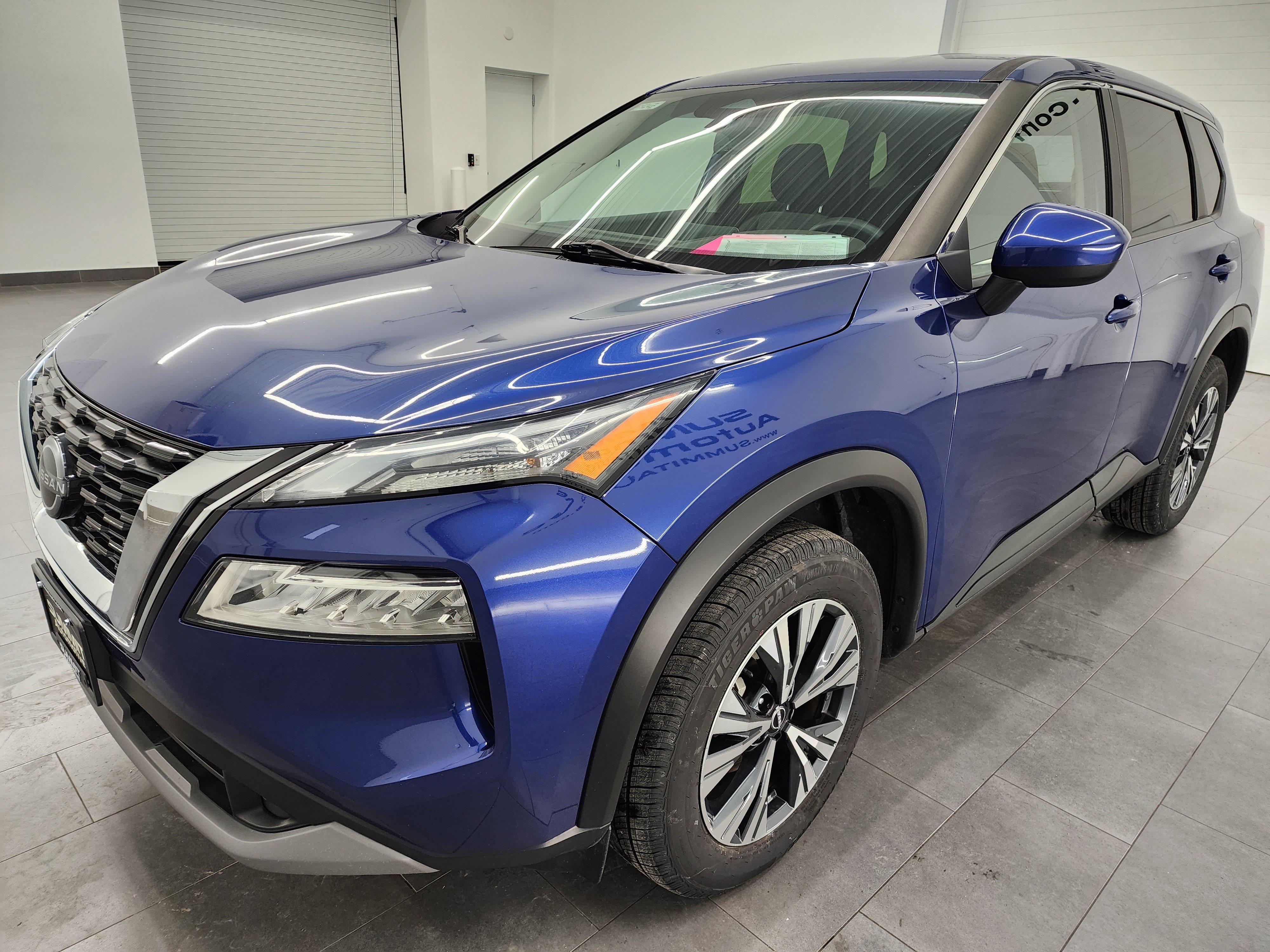 Used 2023 Nissan Rogue SV image 7