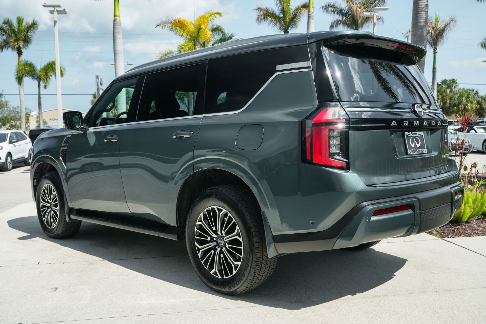 Used 2025 Nissan Armada Platinum image 23