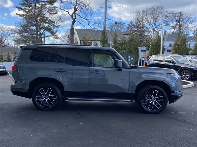 Used 2024 Lexus GX 550 image 3