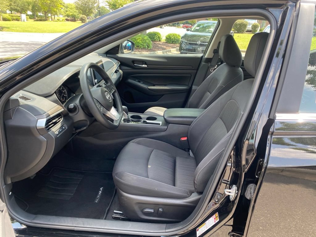 Certified 2025 Nissan Altima 2.5 SV FWD image 18
