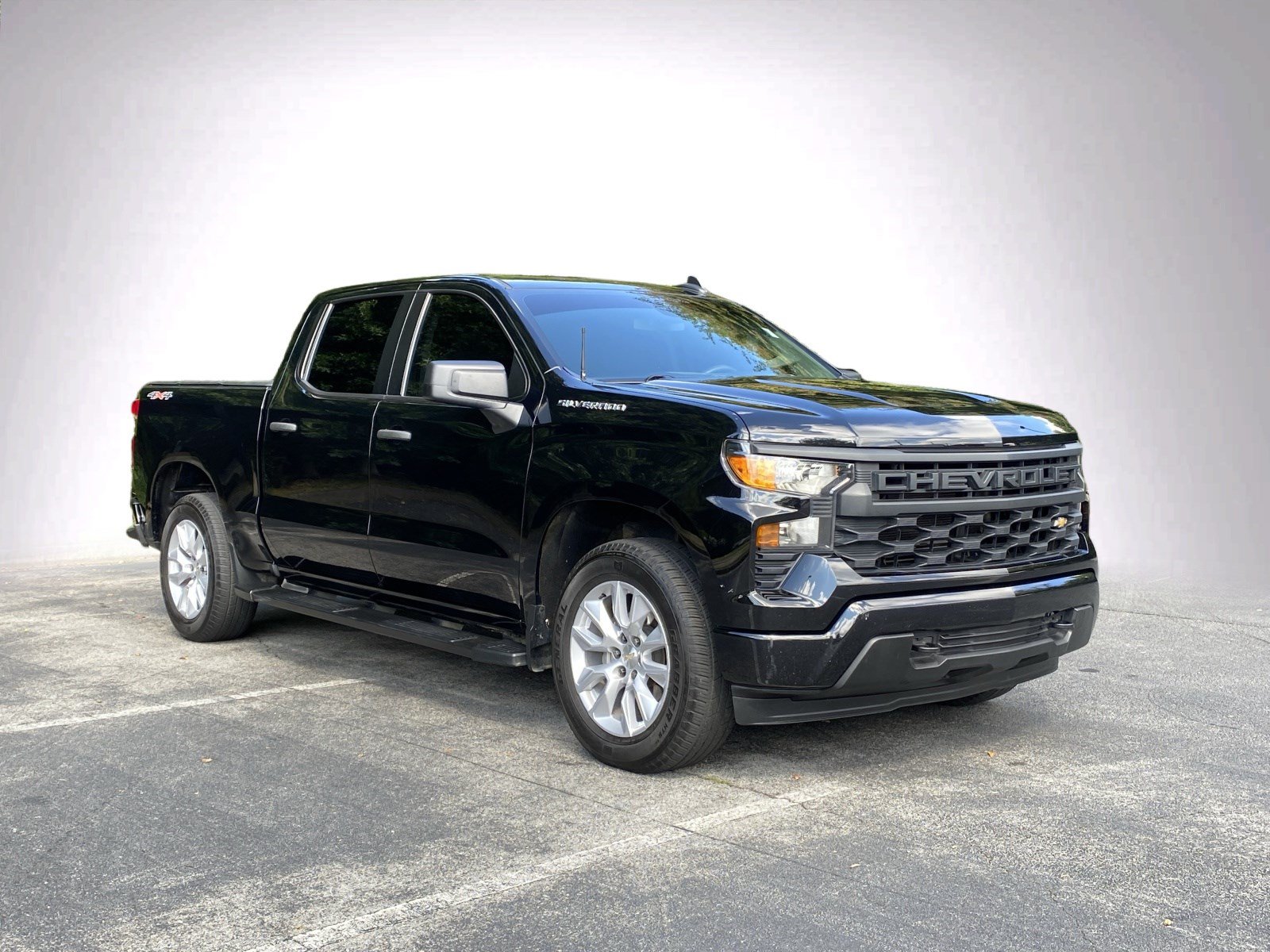 Used 2022 Chevrolet Silverado 1500 Custom AWD/4WD image 2