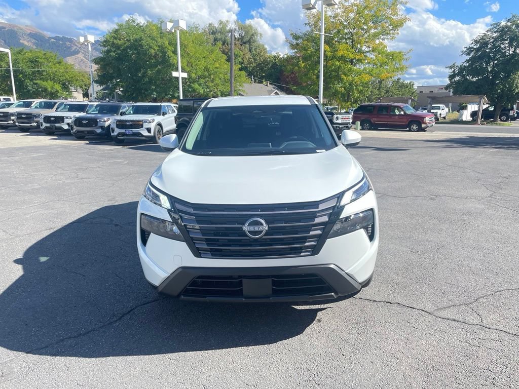 New 2026 Nissan Rogue SV AWD/4WD image 2