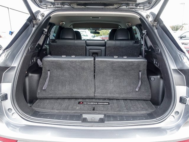 Used 2022 Mitsubishi Outlander SE image 6