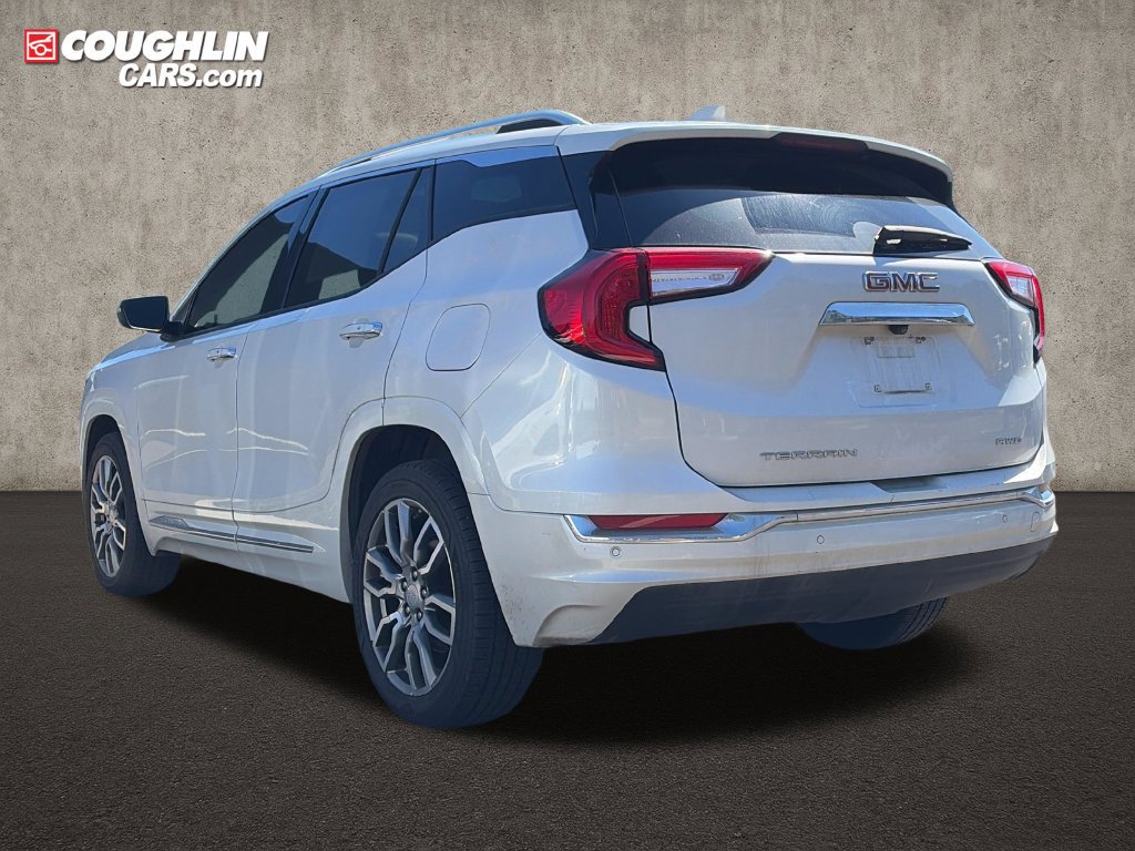 Used 2023 GMC Terrain Denali w/ Denali Premium Package AWD/4WD image 5