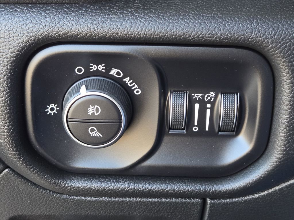 Used 2022 RAM 1500 Laramie image 25