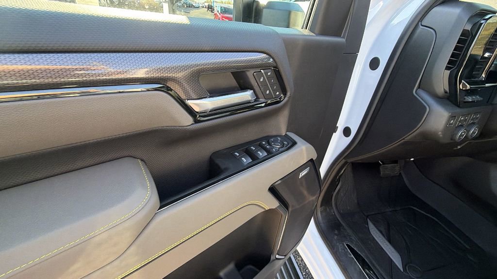New 2026 Chevrolet Silverado 2500 ZR2 image 12