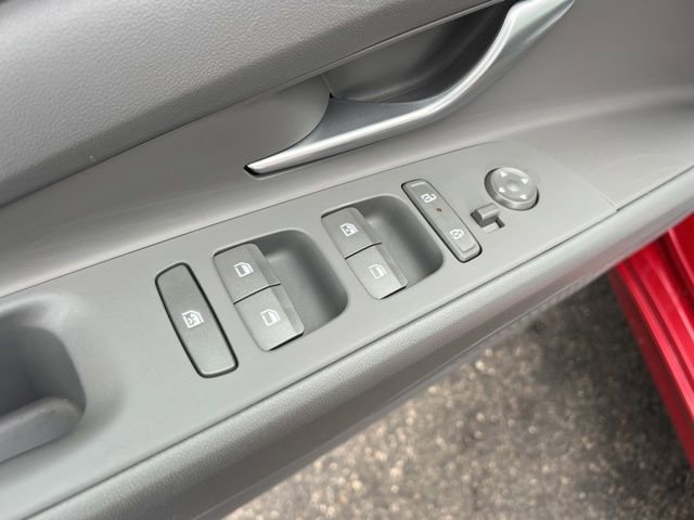 Used 2025 Hyundai Elantra SEL image 29