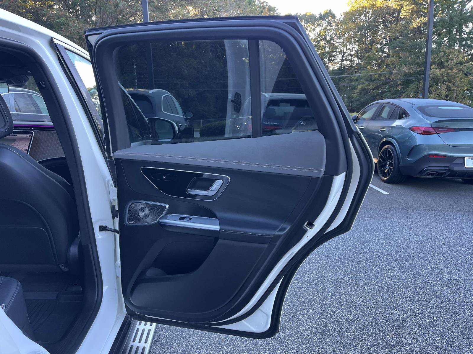 Certified 2023 Mercedes-Benz EQE 500 4MATIC SUV w/ Pinnacle Trim Package image 46