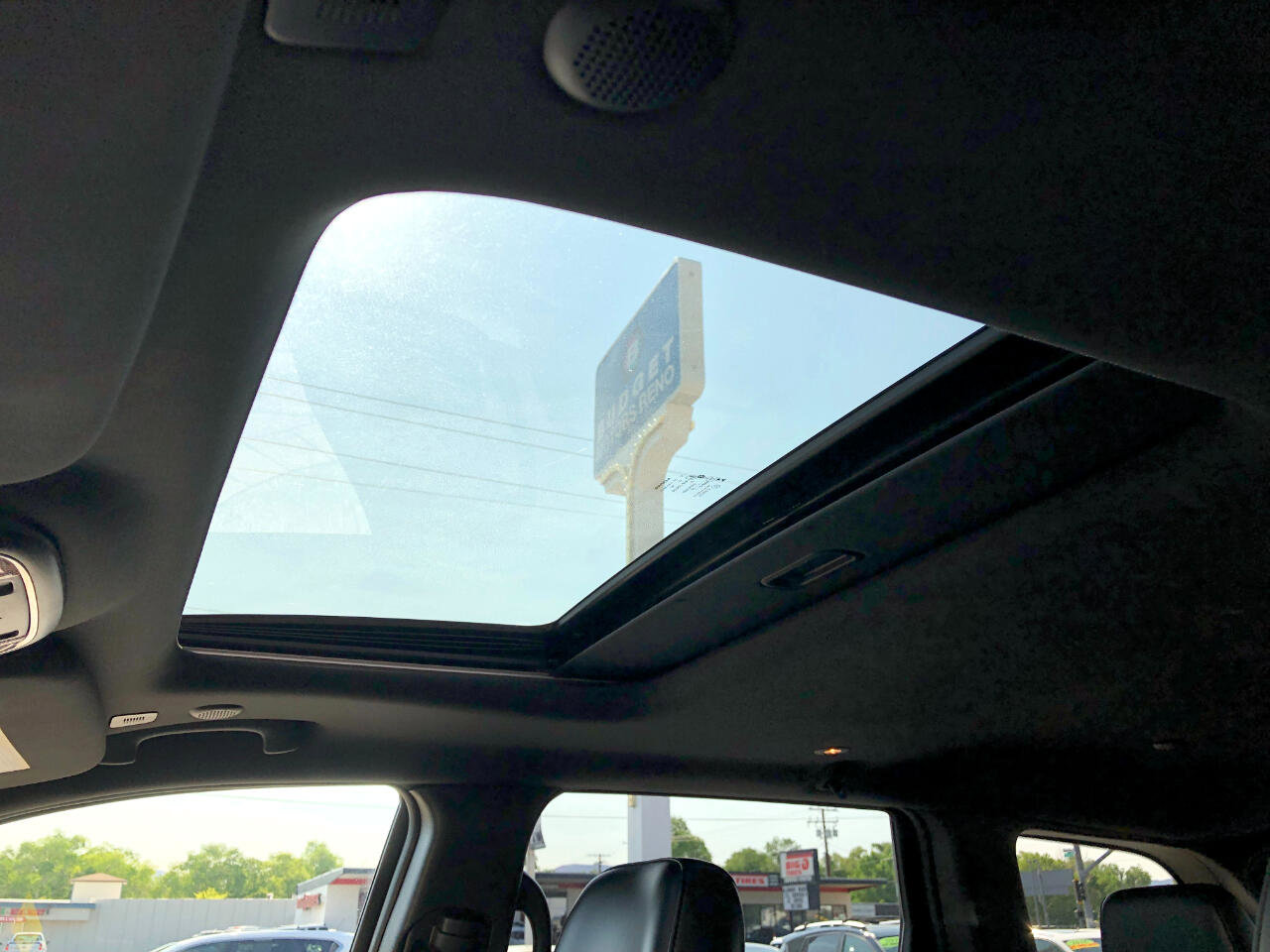 Used 2020 Jeep Grand Cherokee Altitude image 13