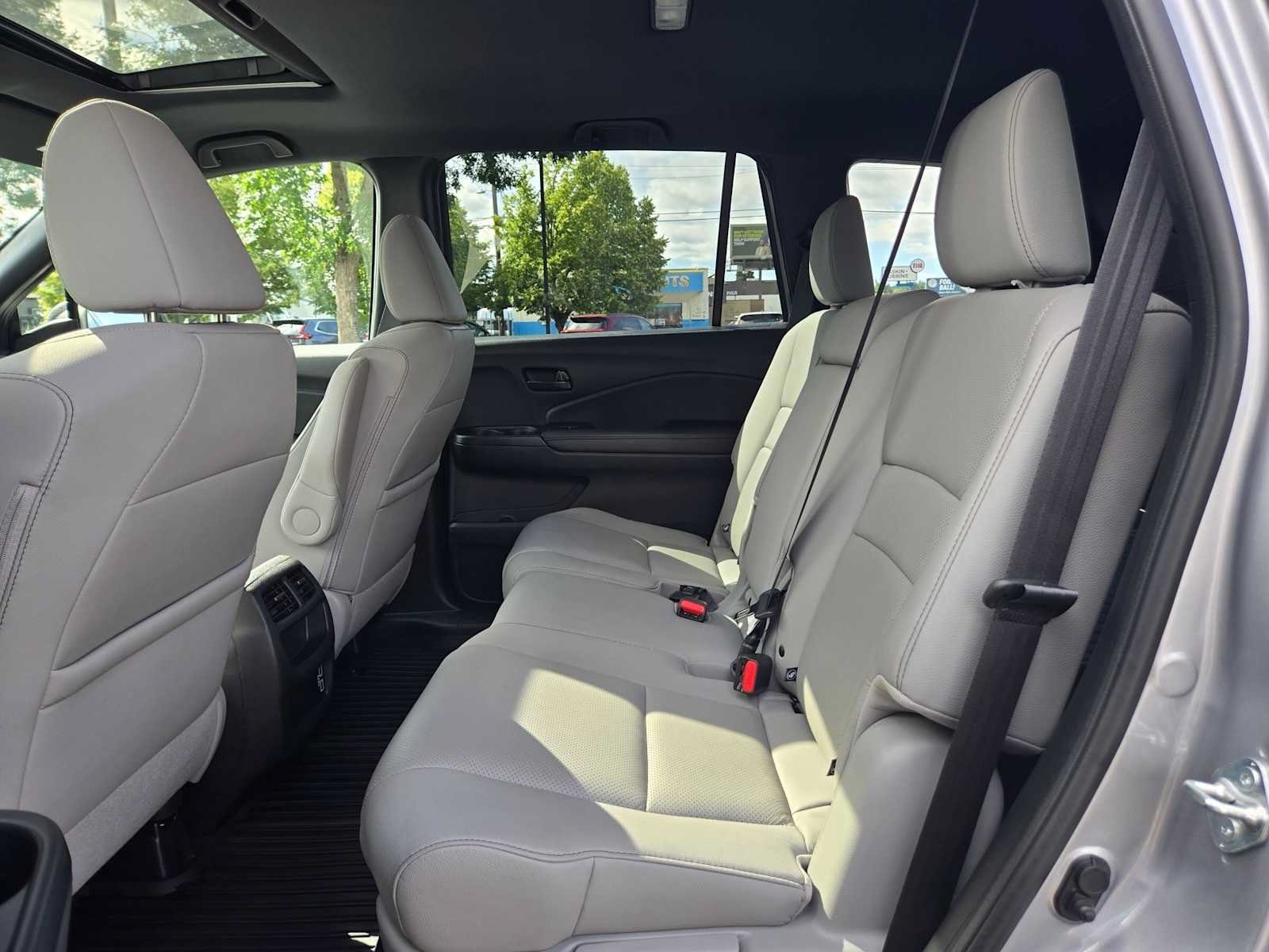 Used 2023 Honda Passport EX-L image 16