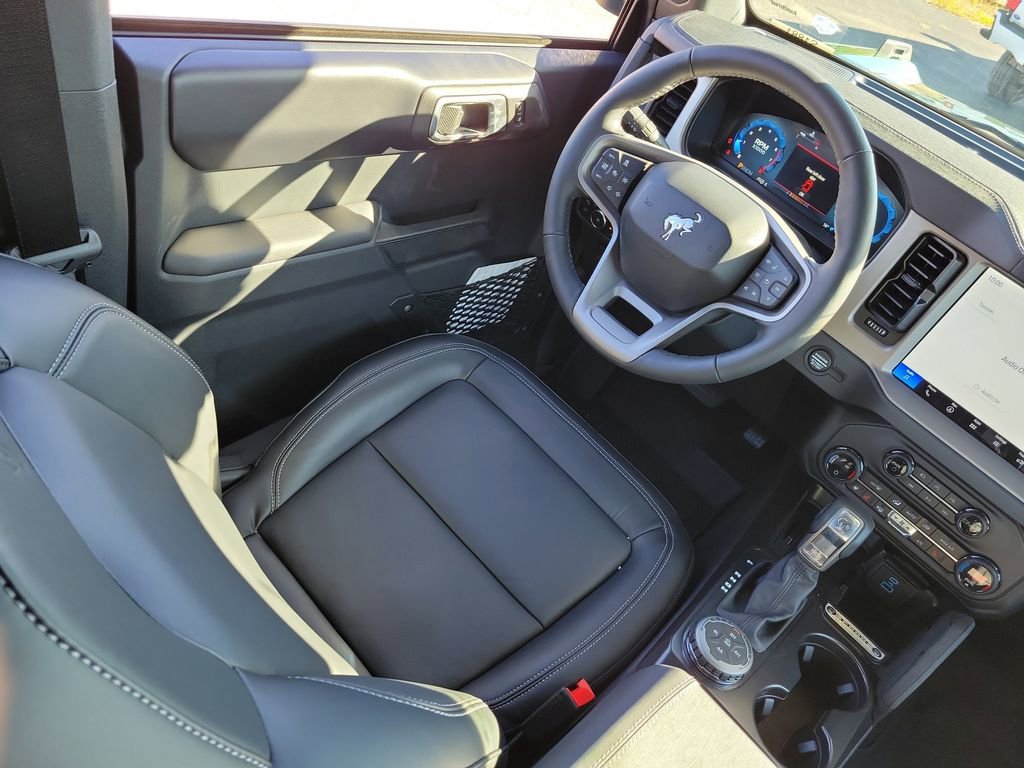 New 2025 Ford Bronco Outer Banks w/ Sasquatch Package AWD/4WD image 16