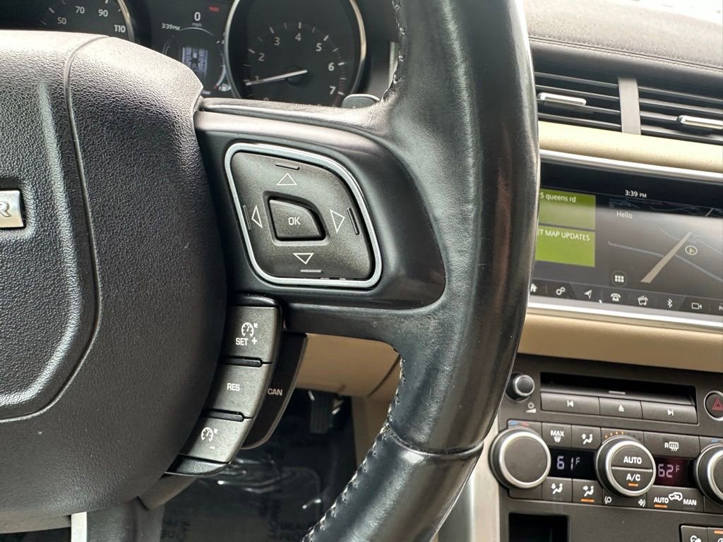 Used 2017 Land Rover Range Rover Evoque SE AWD/4WD image 22