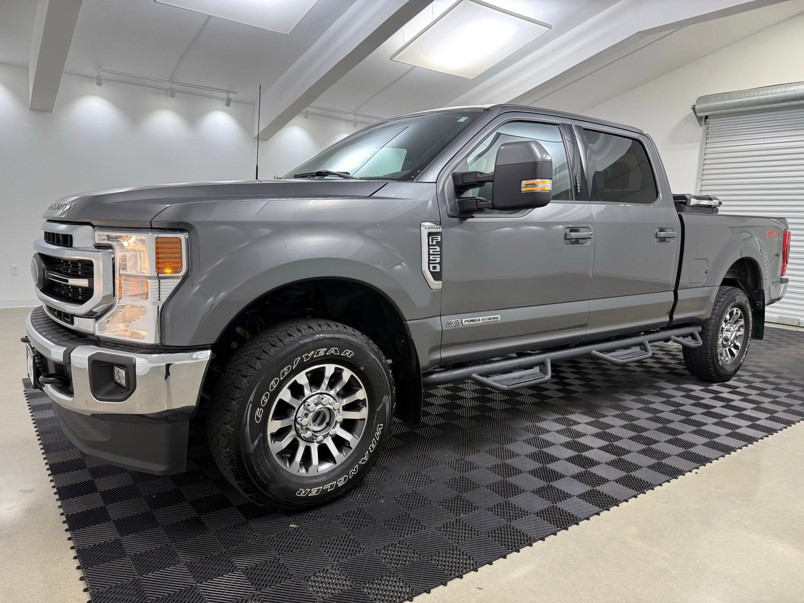 Used 2022 Ford F250 Lariat w/ Lariat Value Package AWD/4WD image 3