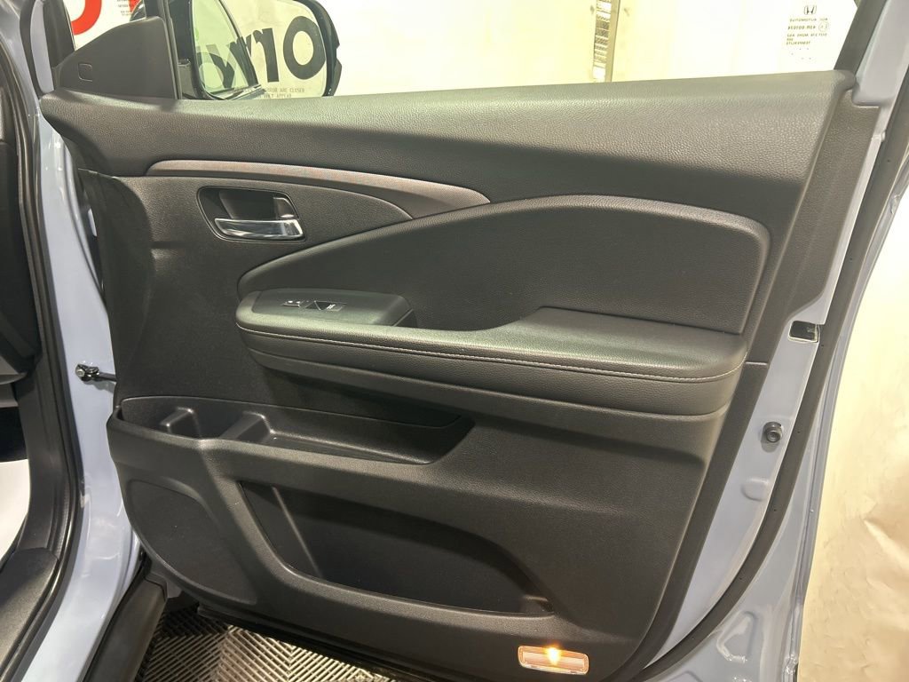 Used 2023 Honda Ridgeline RTL-E image 9