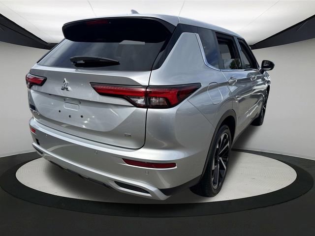 Used 2024 Mitsubishi Outlander SE Black Edition image 11