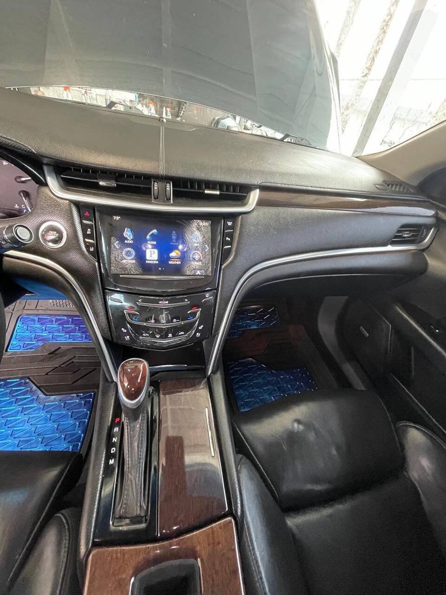 Used 2014 Cadillac XTS Luxury w/ Driver Awareness Package AWD/4WD image 5