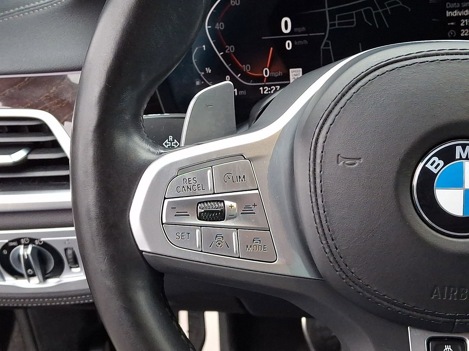 Used 2022 BMW 750i xDrive w/ M Sport Package image 23