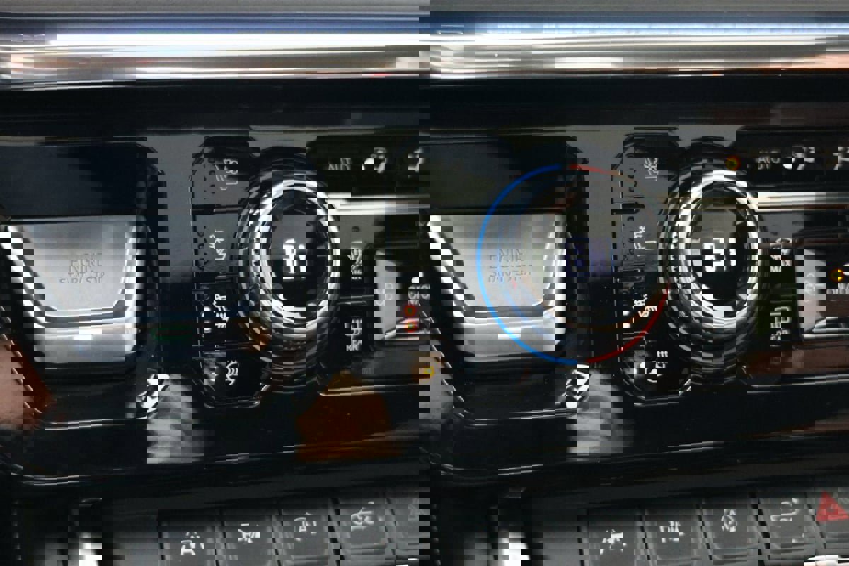 Used 2024 GMC Sierra 1500 Denali Ultimate image 9