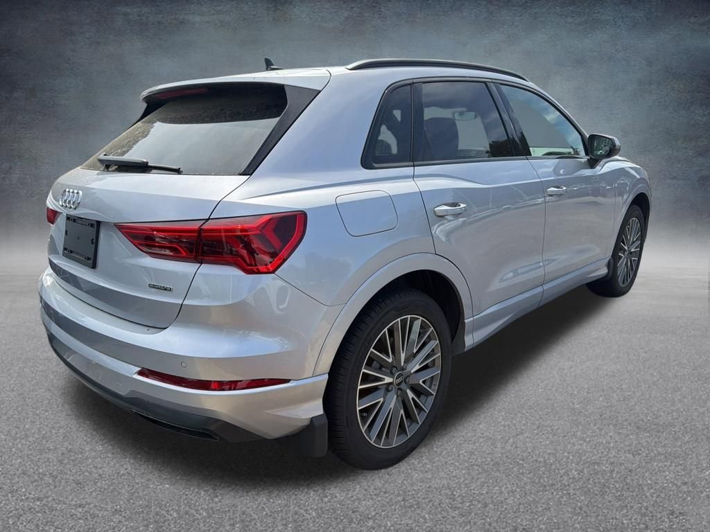 Used 2023 Audi Q3 2.0T Premium w/ Black Optic Package image 5