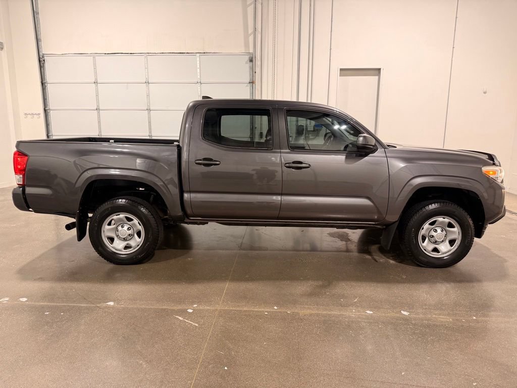 Used 2017 Toyota Tacoma SR w/ SR Convenience Package RWD image 4