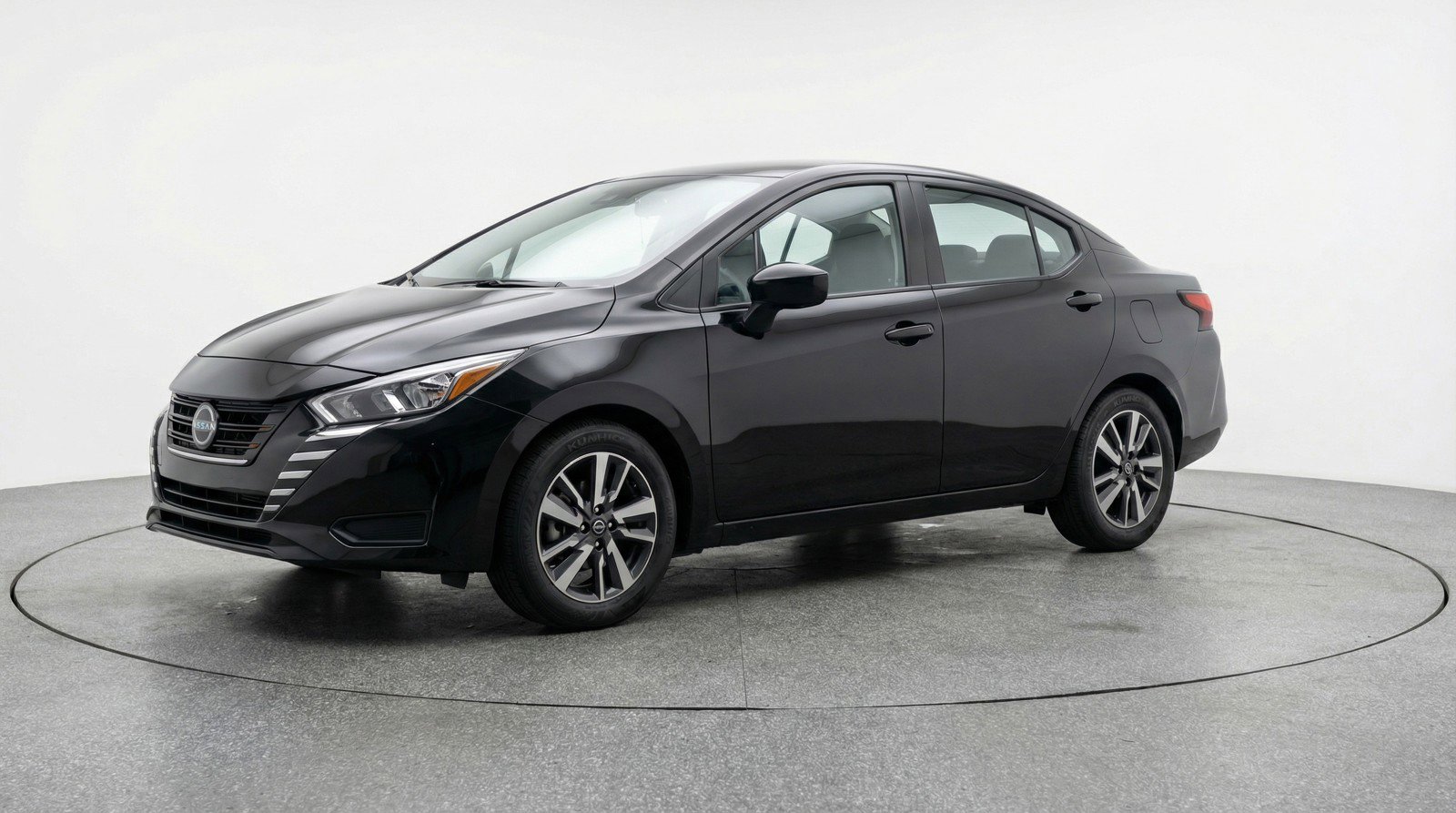 Used 2025 Nissan Versa SV FWD image 3