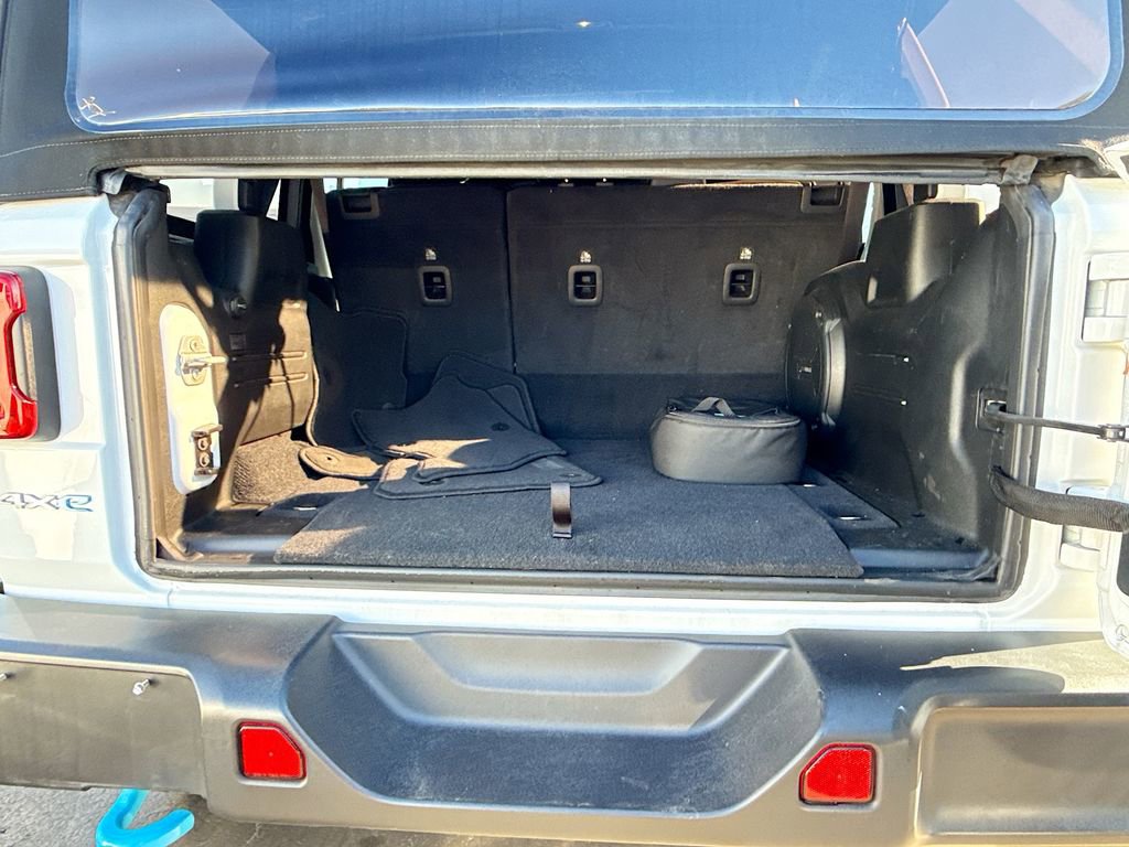 Used 2023 Jeep Wrangler Unlimited Sahara w/ Cold Weather Group image 30