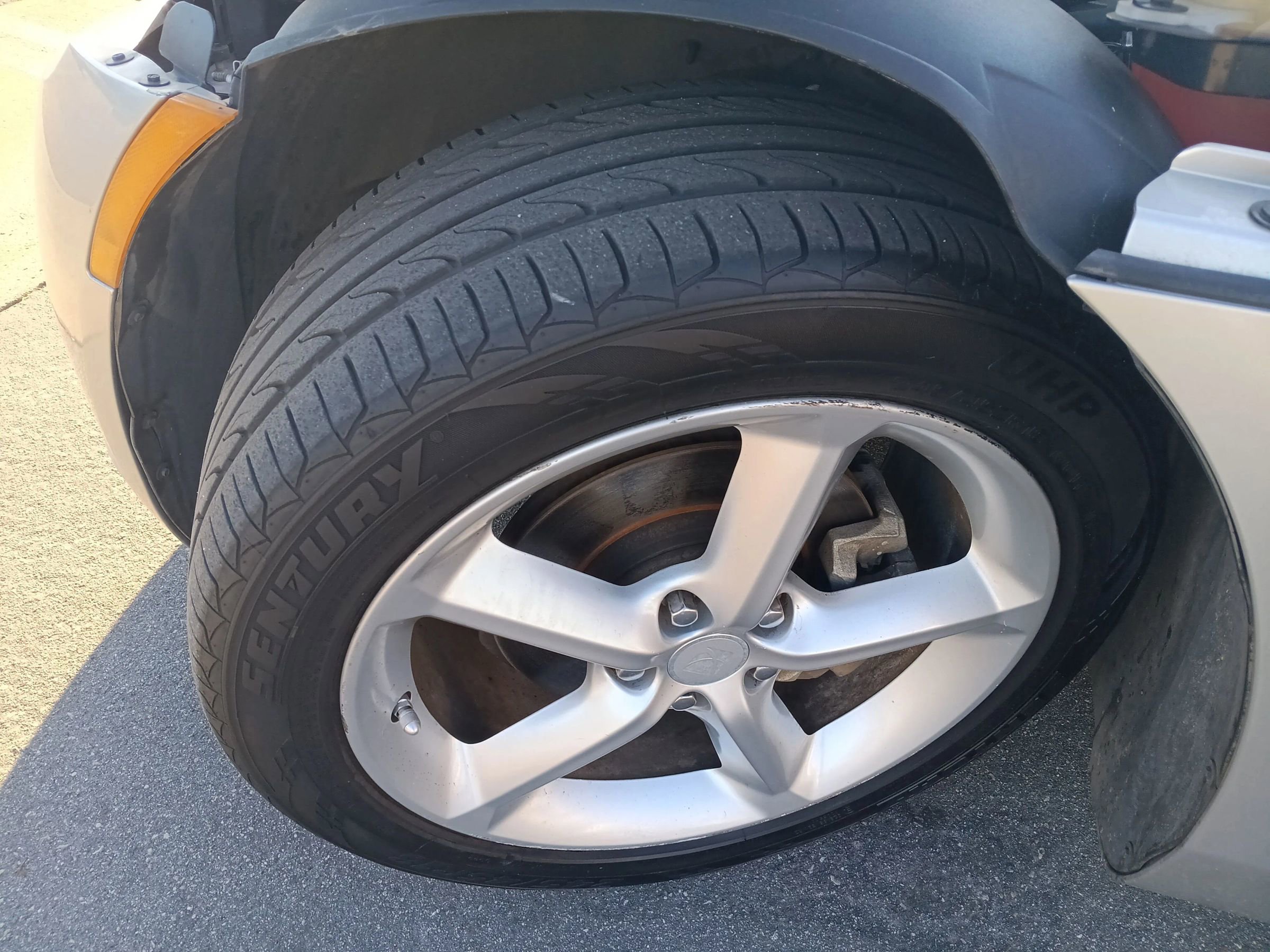 Used 2009 Saturn Sky w/ Premium Trim Package image 29