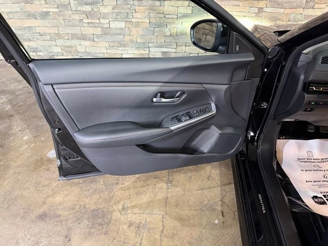 Certified 2025 Nissan Sentra SR w/ Midnight Edition FWD image 8