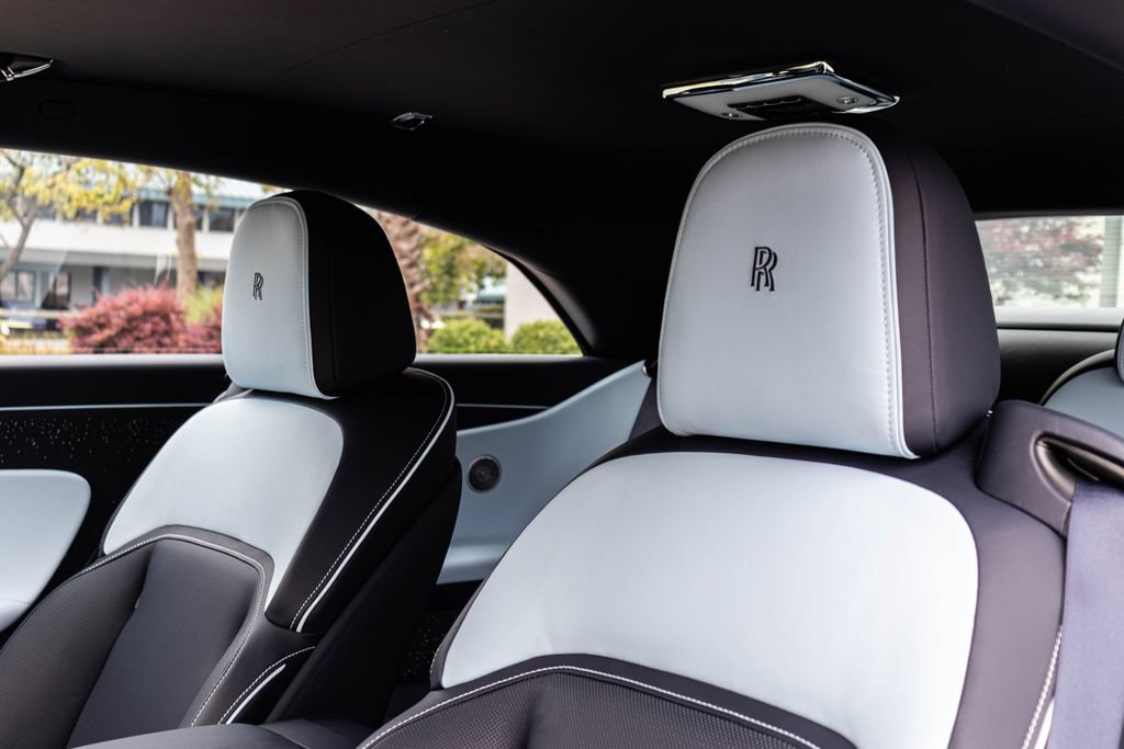 Used 2025 Rolls-Royce Spectre w/ Leather Finishing Pack AWD/4WD image 45