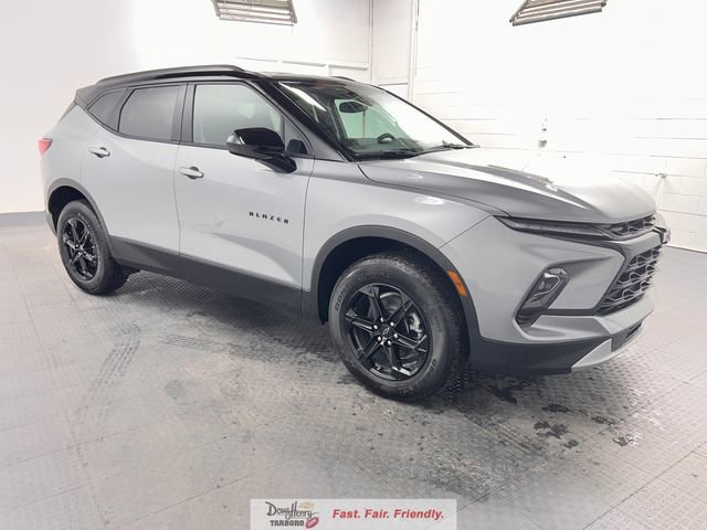 New 2026 Chevrolet Blazer LT w/ Convenience Package FWD image 3