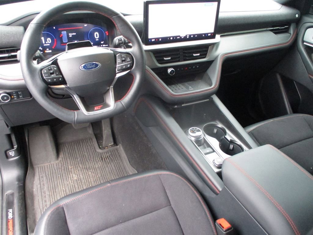 Used 2025 Ford Explorer ST image 13